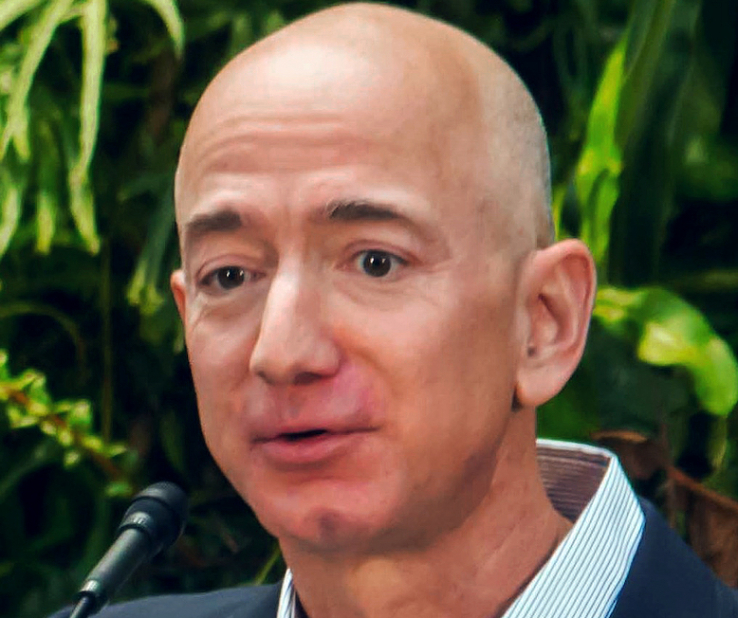 Amazon-Boss Jeff Bezos freut sich über ein bisserl Körberlgeld